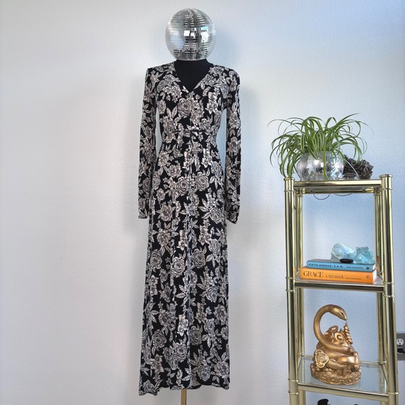 Billabong Allegra Print Maxi Dress, Size Small, Black Floral V Neck Long Sleeve - Picture 2 of 16